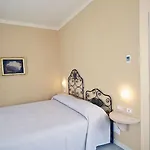 Della Maria 4*